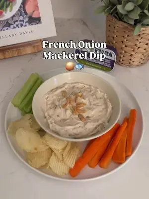 Make this YUMMY dip this week 🧅✨ This French Onion Mackerel Dip is creamy, savoury, and seriously snackable. Think classic French onion flavour with a protein-packed twist that comes together in just 5 minutes. 😋 Ingredients ¼ cup mayonnaise 1 tbsp dehydrated onion flakes 2 tsp onion powder 1 tsp beef bouillon paste Dash Worcestershire sauce 1 can Gold Seal Wild Mackerel in Olive Oil, drained and lightly flaked 1 cup sour cream Freshly ground pepper, to taste Potato chips or fresh-cut veggies, for serving Directions In a mixing bowl, combine mayonnaise, onion flakes, onion powder, beef bouillon paste, and Worcestershire sauce. Mix until smooth. Add mackerel and toss until well coated. Stir in sour cream and mix until fully combined. Adjust seasoning with freshly ground pepper to taste. Serve with potato chips or fresh-cut veggies and enjoy. Get the full recipe through the link in our bio. 🔗 #goldsealcanada #mackerel #diprecipe #easyappetizer #snackideas